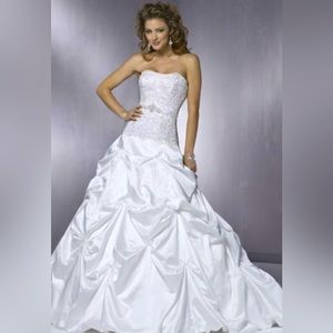 David’s Bridal wedding gown